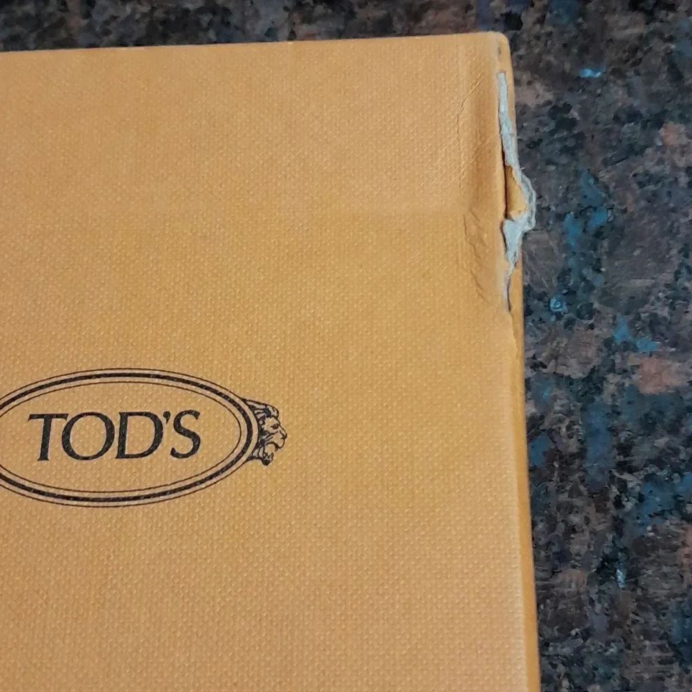 5 Tod's Boxes... 1 is "as is" - Picture 2 of 8